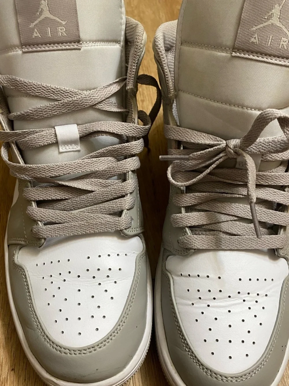 Nike air 1 mid linen college gray
